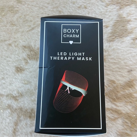 NIB LED Light Therapy Mask - Picture 2 of 5